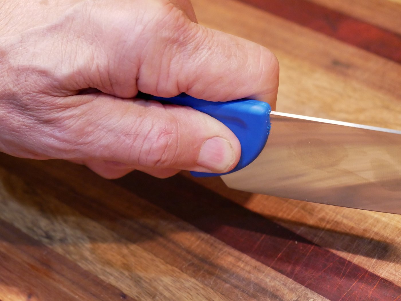 Chef's Grip finger placement
